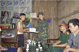 Thăm hỏi, động viên gia đình bị nạn tại xã Hòa Mục (Chợ Mới, Bắc Kạn)